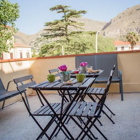 Sicily House Pensionat 4*